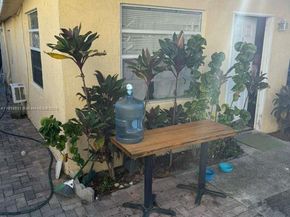 390 NE 30th St, Pompano Beach FL 33064