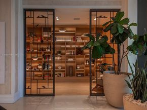 Undisclosed Address #A11814787, Miami Beach FL 33109