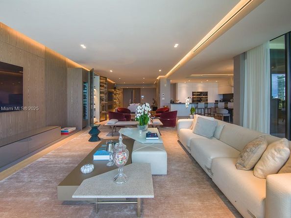 Undisclosed Address #A11814787, Miami Beach FL 33109