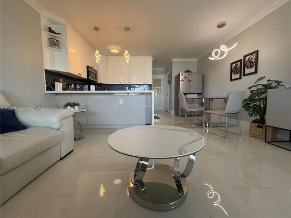 900 Atlantic Shores Blvd 219, Hallandale Beach FL 33009