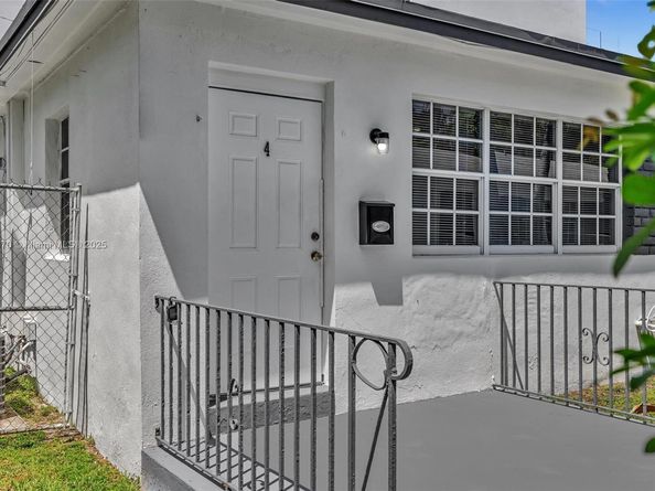 750 84th St, Miami Beach FL 33141