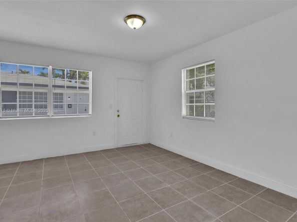 750 84th St, Miami Beach FL 33141
