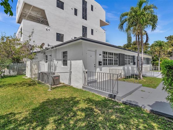750 84th St, Miami Beach FL 33141