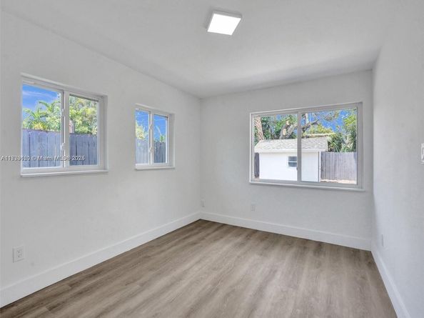 1609 NW 7th Ter, Fort Lauderdale FL 33311