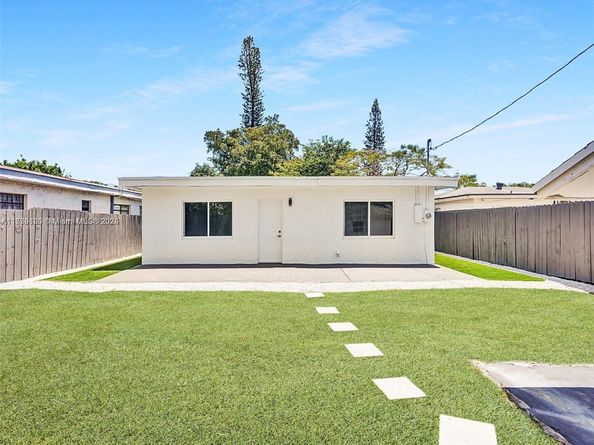 1609 NW 7th Ter, Fort Lauderdale FL 33311