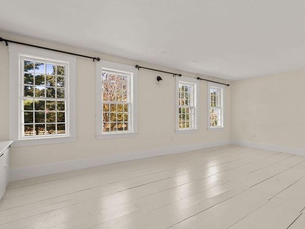 1011 Edmands Rd, Framingham MA 01701