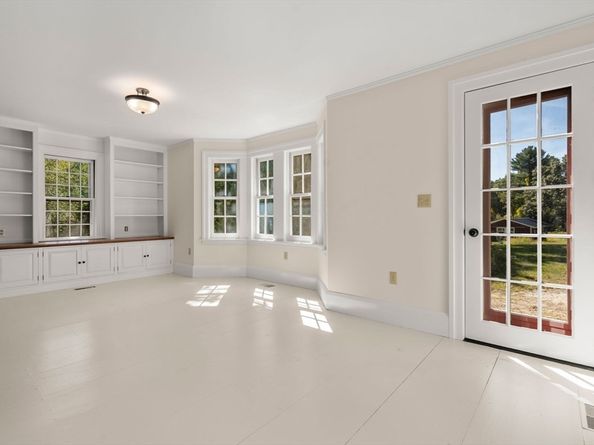 1011 Edmands Rd, Framingham MA 01701