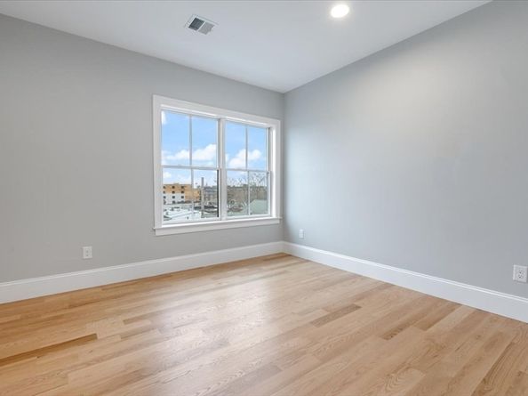30 Dighton 3, Boston MA 02135