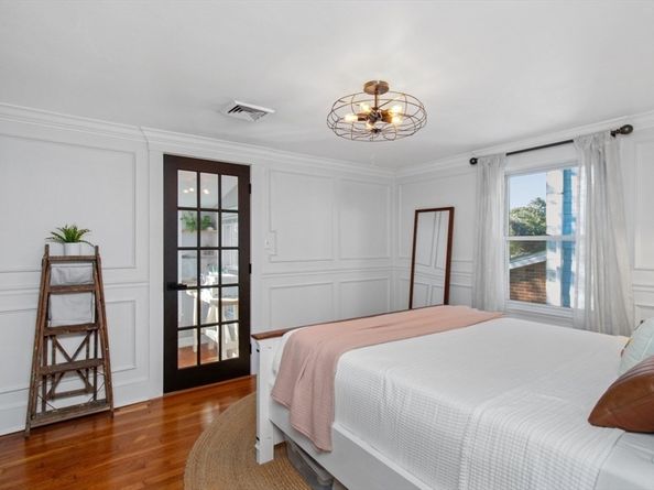 24 Gill Rd 4, Waltham MA 02453
