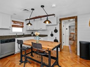 24 Gill Rd 4, Waltham MA 02453