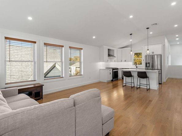 43-45 Welligton 3, Waltham MA 02451