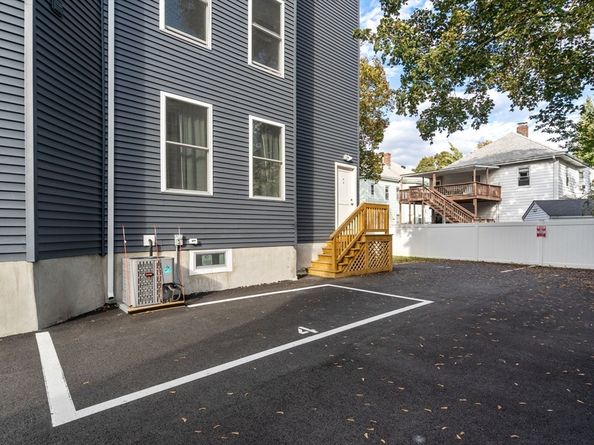 43-45 Welligton 3, Waltham MA 02451
