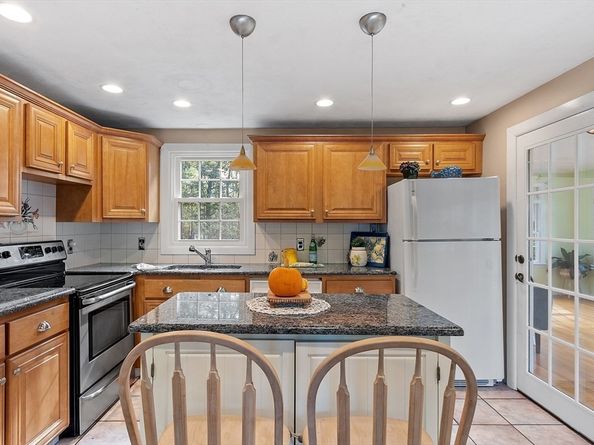 37 Porter Street, Billerica MA 01821