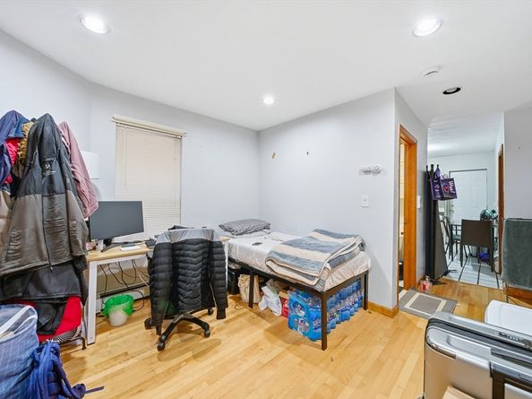 4 Fort Ave 2, Boston MA 02119