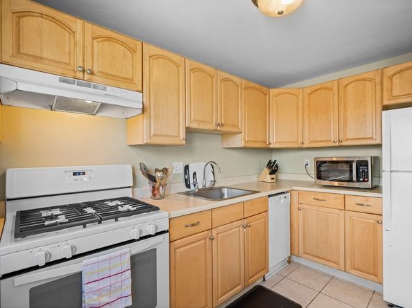 360 Littleton Rd B1, Chelmsford MA 01824