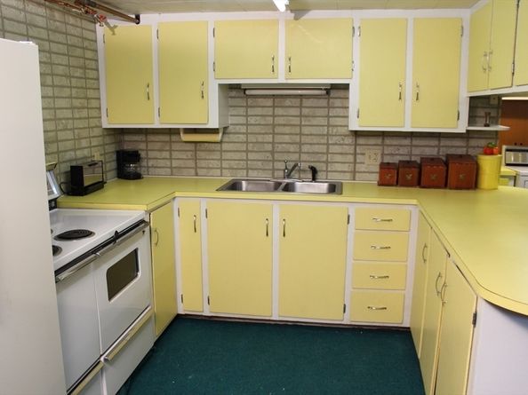 4 Thomas Hill Rd, Millbury MA 01527