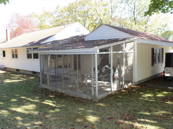 4 Thomas Hill Rd, Millbury MA 01527