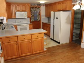 4 Thomas Hill Rd, Millbury MA 01527