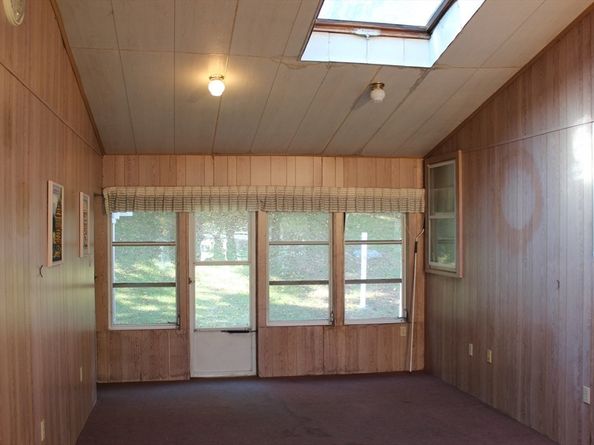 4 Thomas Hill Rd, Millbury MA 01527