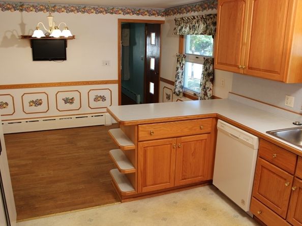 4 Thomas Hill Rd, Millbury MA 01527