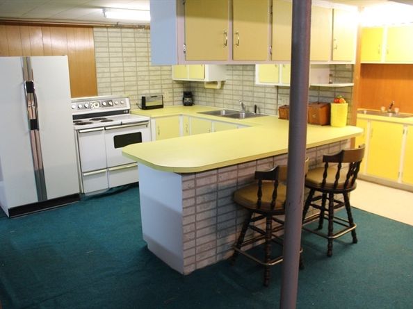 4 Thomas Hill Rd, Millbury MA 01527