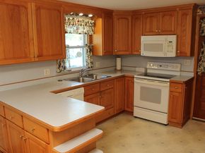 4 Thomas Hill Rd, Millbury MA 01527