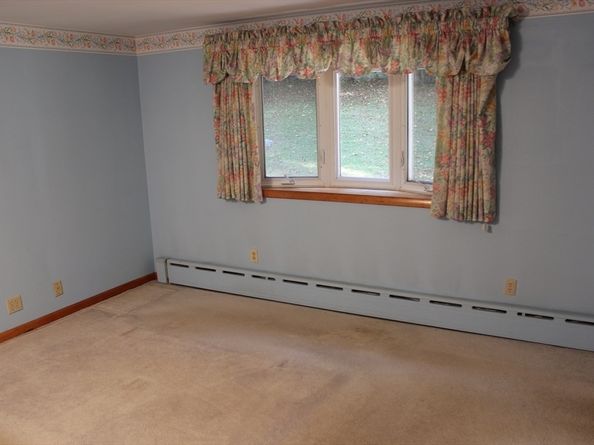 4 Thomas Hill Rd, Millbury MA 01527