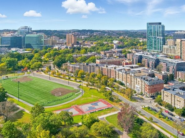 131 Park Dr 29, Boston MA 02215