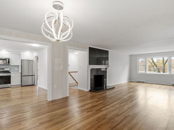 495 Johnson Street, North Andover MA 01845