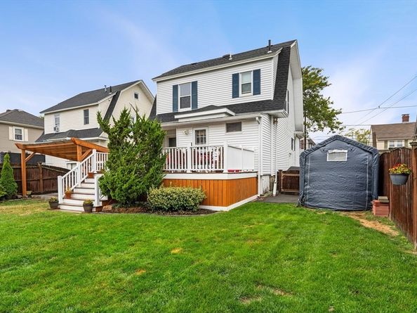 74 Fairview Ave, Peabody MA 01960