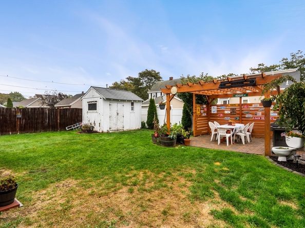 74 Fairview Ave, Peabody MA 01960