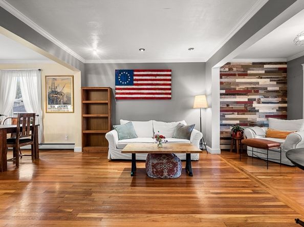 74 Fairview Ave, Peabody MA 01960