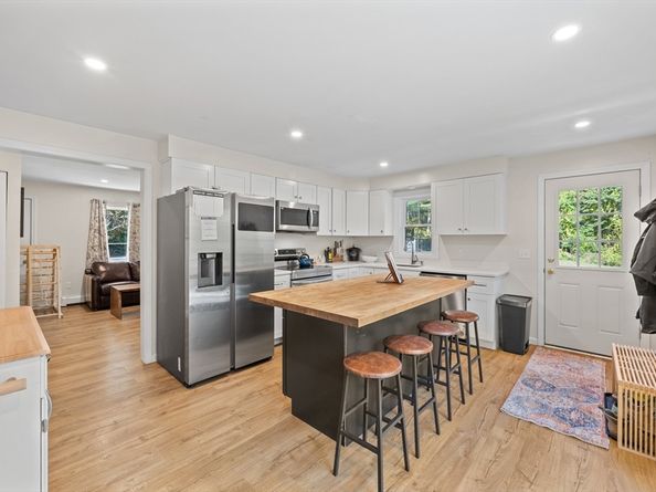 89 River Rd, Sturbridge MA 01566