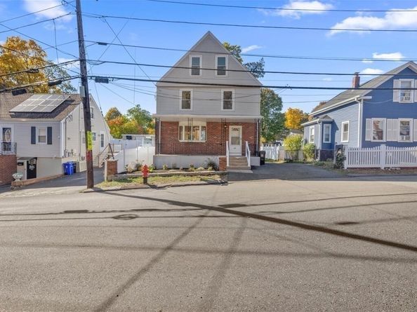 82 Elwell St, Malden MA 02148