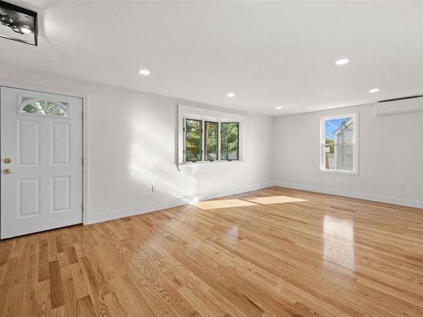 82 Elwell St, Malden MA 02148