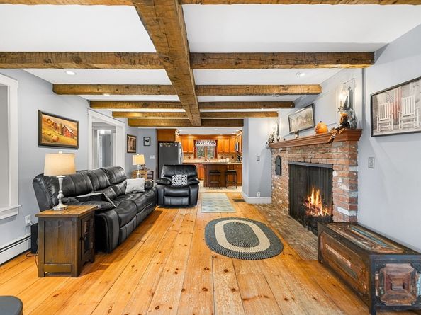 4 Lincoln St, Lunenburg MA 01462