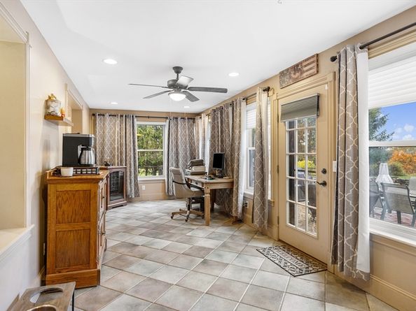 4 Lincoln St, Lunenburg MA 01462