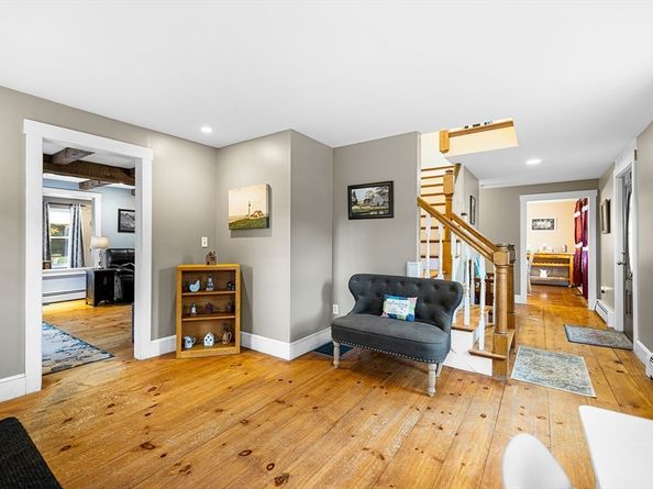 4 Lincoln St, Lunenburg MA 01462