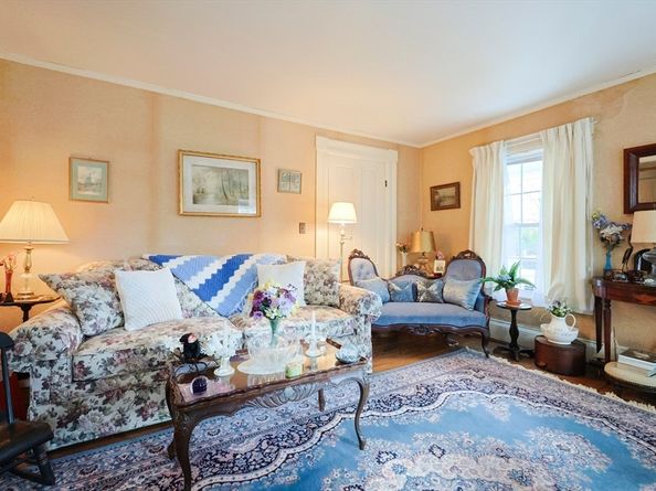 38 W Main St, Millbury MA 01527