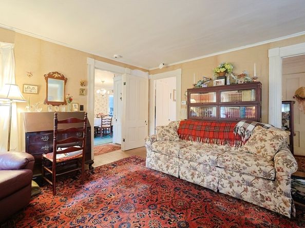 38 W Main St, Millbury MA 01527