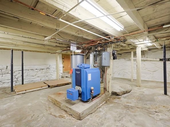 38 W Main St, Millbury MA 01527