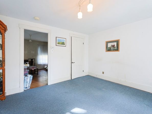 38 W Main St, Millbury MA 01527