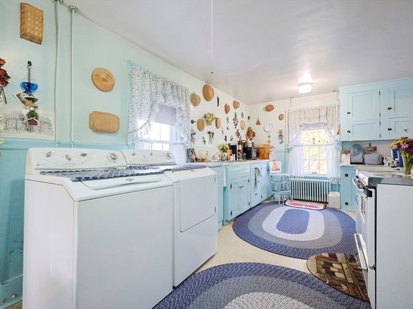 38 W Main St, Millbury MA 01527