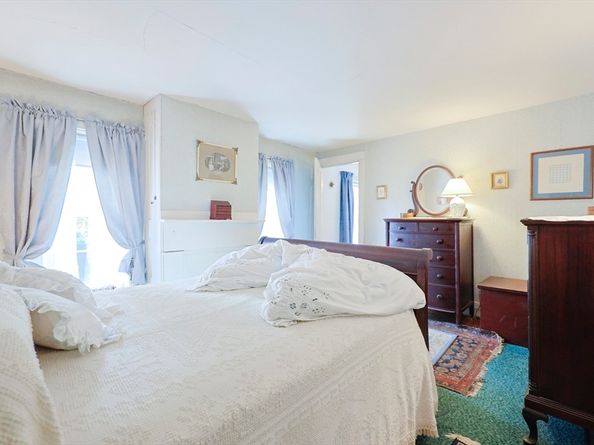 38 W Main St, Millbury MA 01527