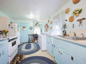 38 W Main St, Millbury MA 01527