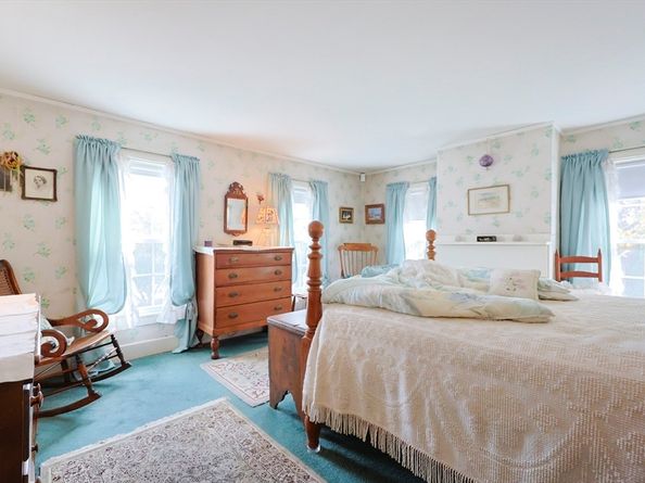 38 W Main St, Millbury MA 01527