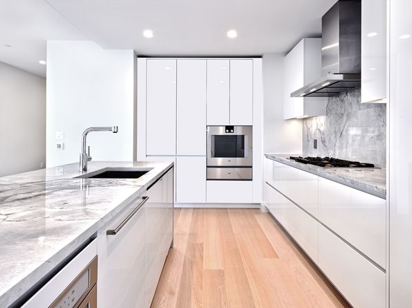 133 Seaport Blvd PH2A, Boston MA 02210