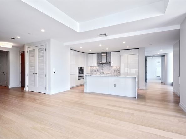 133 Seaport Blvd PH2A, Boston MA 02210