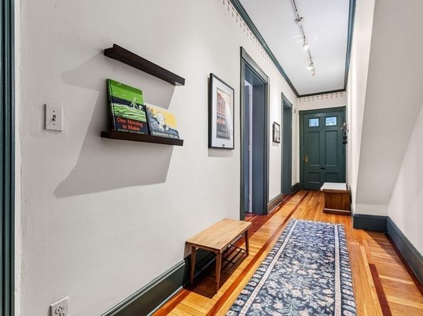 72 Cypress St 1, Brookline MA 02445