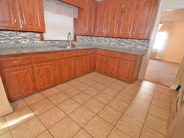 28 Silver St, Randolph MA 02368